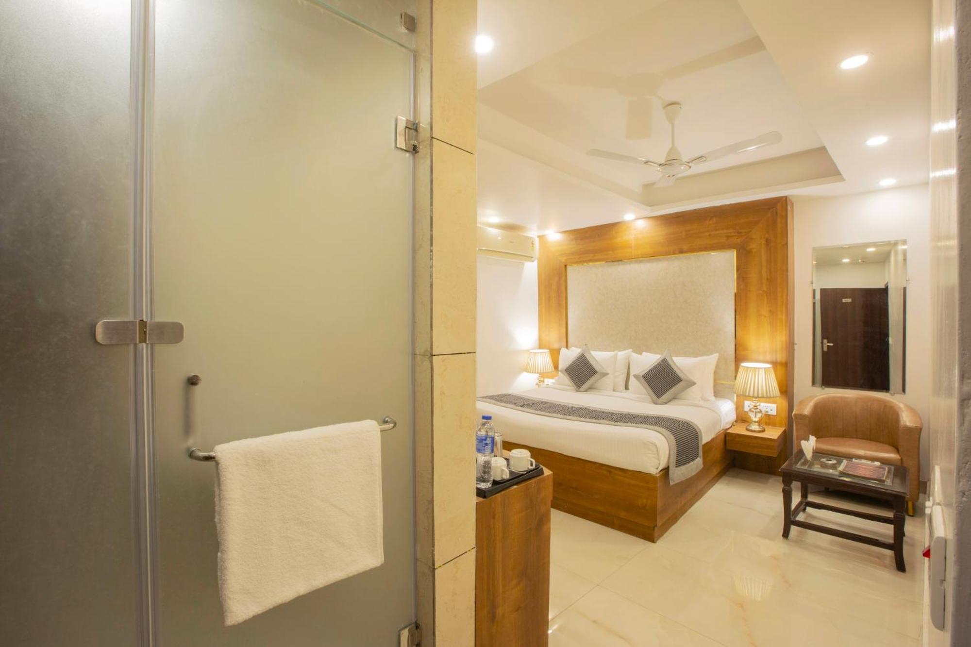 Luxury Near Delhi International Airport Hotel New Delhi